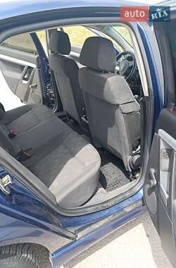 Лифтбек Opel Vectra 2003 в 