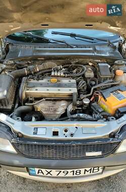 Седан Opel Vectra 1996 в 
