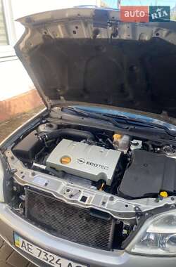Седан Opel Vectra 2003 в 