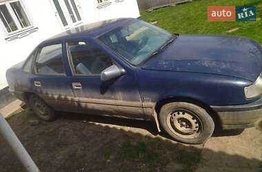 Седан Opel Vectra 1990 в Хотине