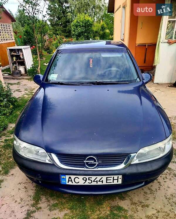 Лифтбек Opel Vectra 1998 в Луцке