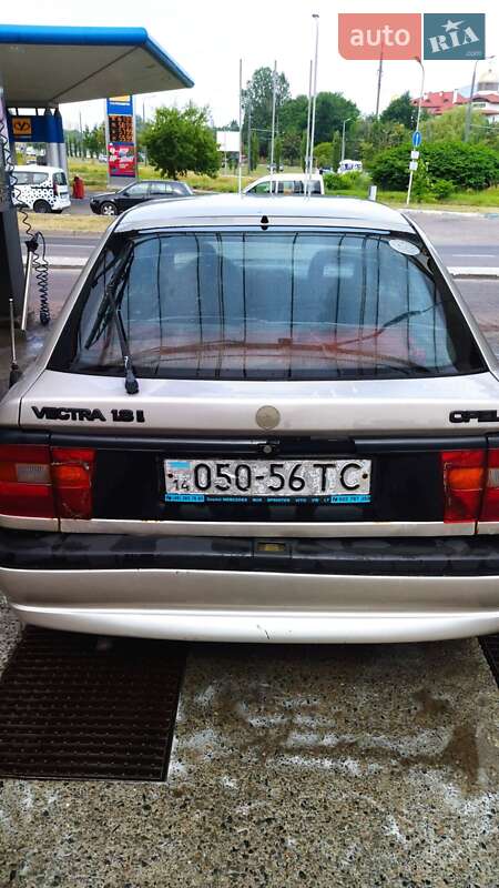 Лифтбек Opel Vectra 1993 в Львове