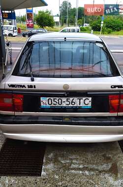 Лифтбек Opel Vectra 1993 в 