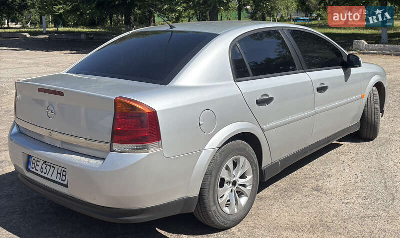 Седан Opel Vectra 2004 в Новом Буге