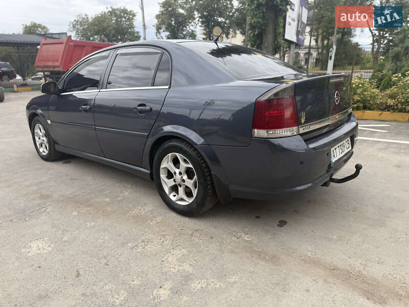Седан Opel Vectra 2008 в Ивано-Франковске