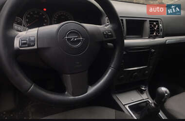 Седан Opel Vectra 2005 в 