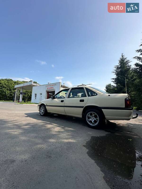 Седан Opel Vectra 1994 в Рогатині