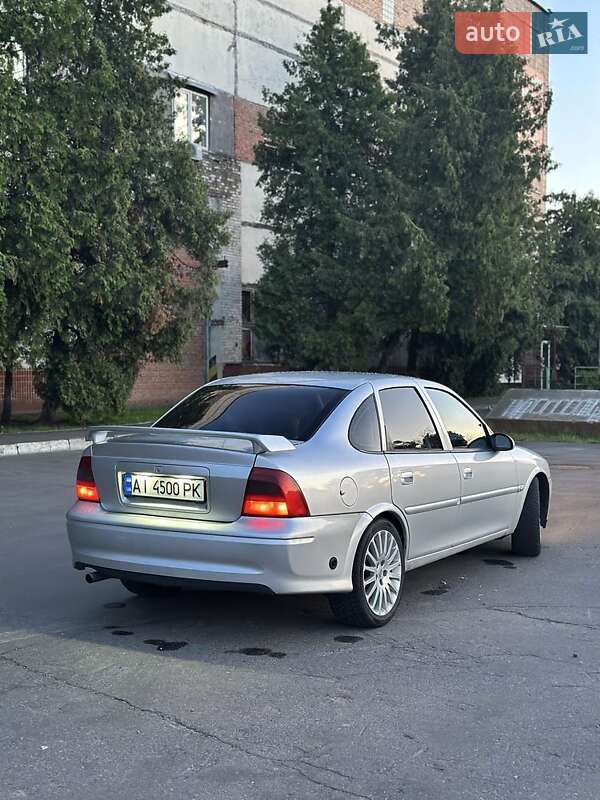Седан Opel Vectra 1999 в Киеве