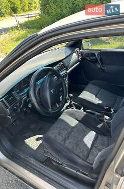 Седан Opel Vectra 1998 в 