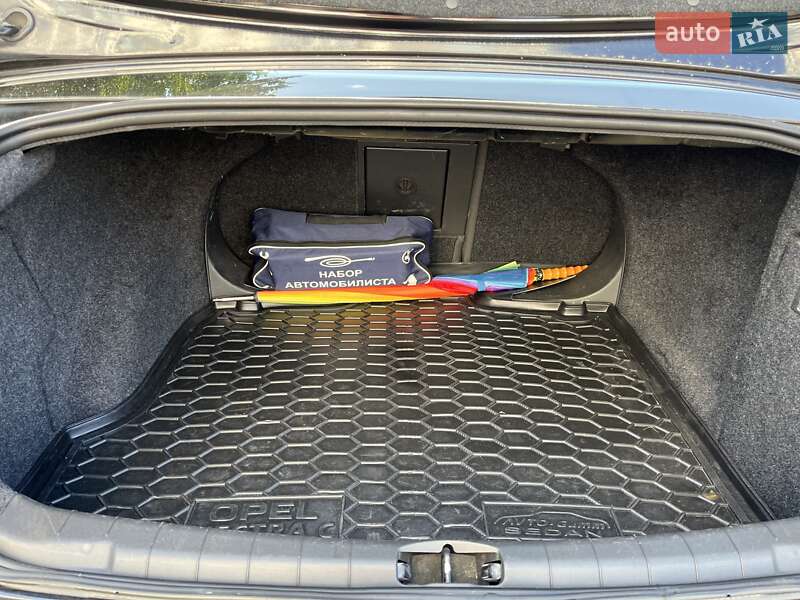 Седан Opel Vectra 2004 в Києві