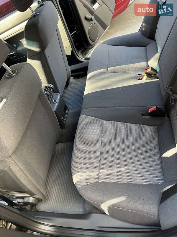 Седан Opel Vectra 2004 в Києві