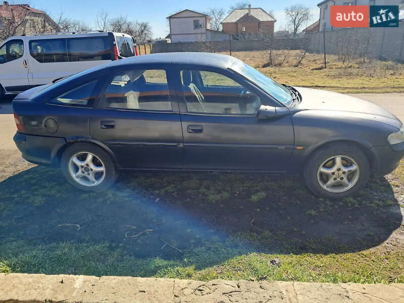 Лифтбек Opel Vectra 1996 в Одессе