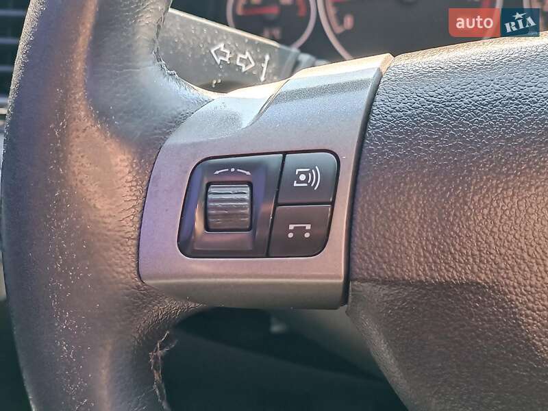 Седан Opel Vectra 2008 в Харкові