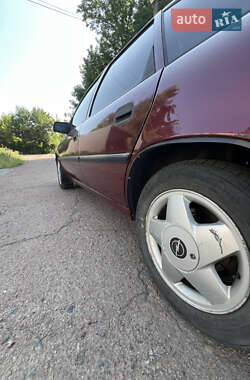 Лифтбек Opel Vectra 1995 в 
