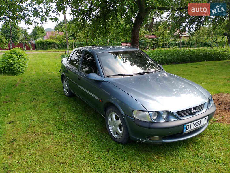 Седан Opel Vectra 1998 в Косове