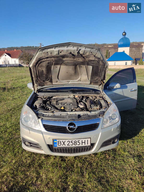 Седан Opel Vectra 2006 в Кадубовцах