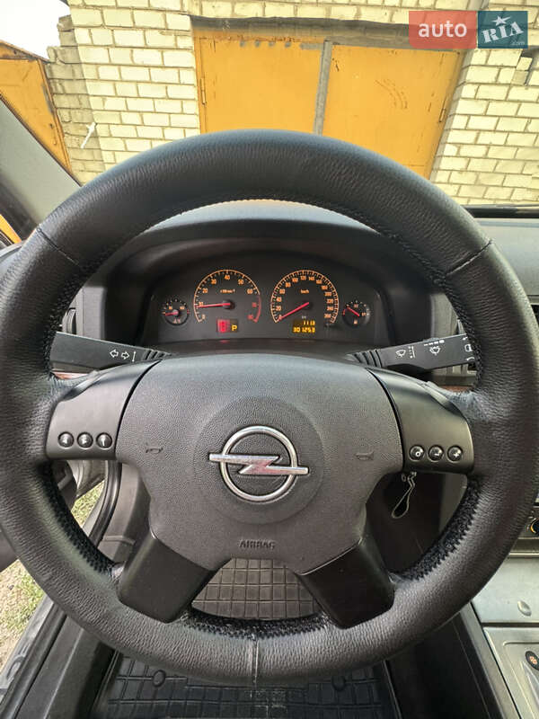 Седан Opel Vectra 2003 в Харькове