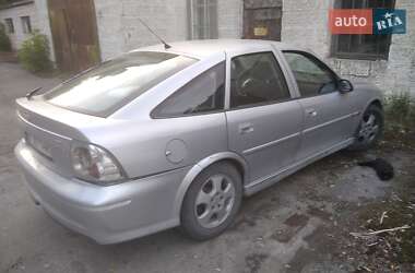 Лифтбек Opel Vectra 2000 в Дубно