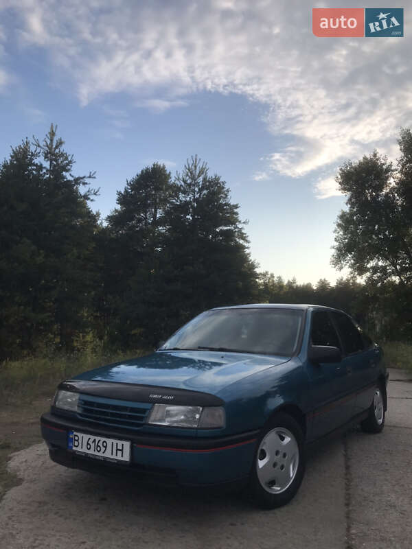 Лифтбек Opel Vectra 1992 в Горишних Плавнях