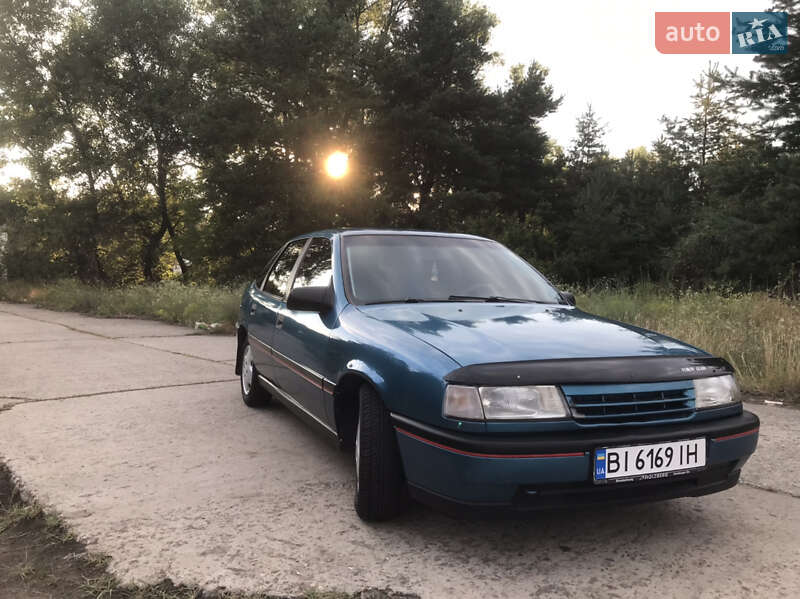 Лифтбек Opel Vectra 1992 в Горишних Плавнях