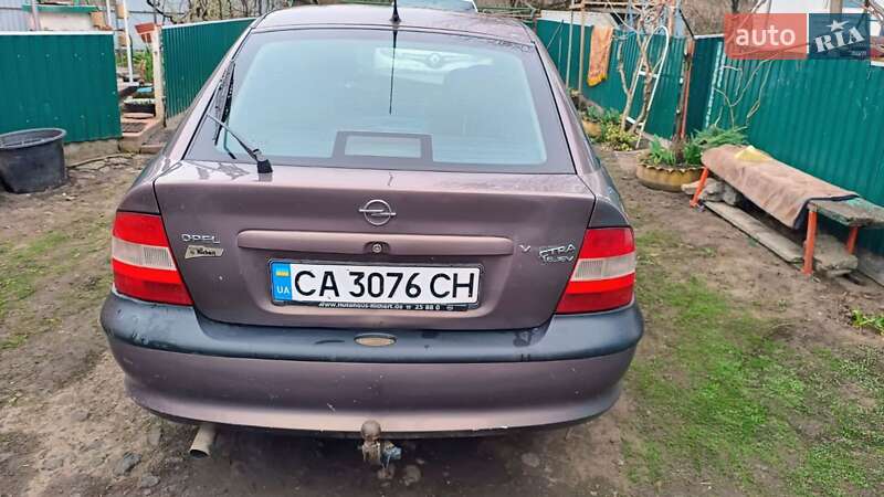 Лифтбек Opel Vectra 1998 в Жашкове