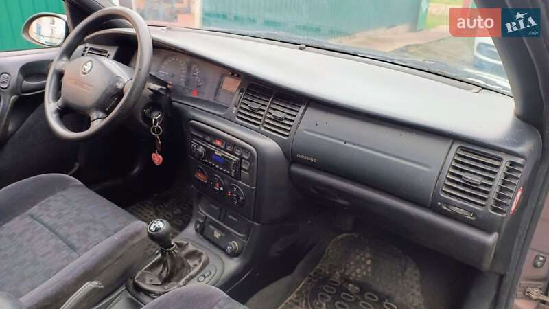Лифтбек Opel Vectra 1998 в Жашкове