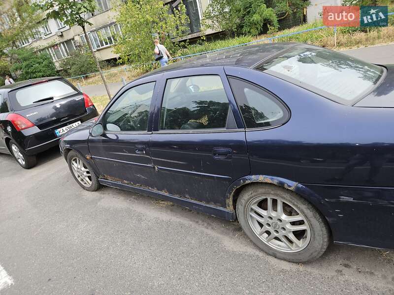 Седан Opel Vectra 1999 в Киеве
