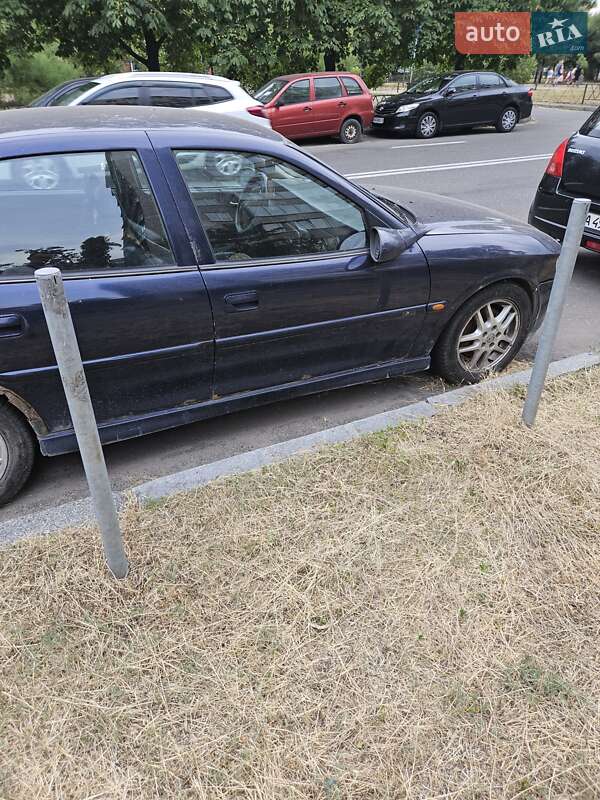 Седан Opel Vectra 1999 в Киеве