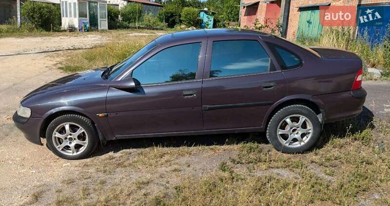 Седан Opel Vectra 1997 в Казатине