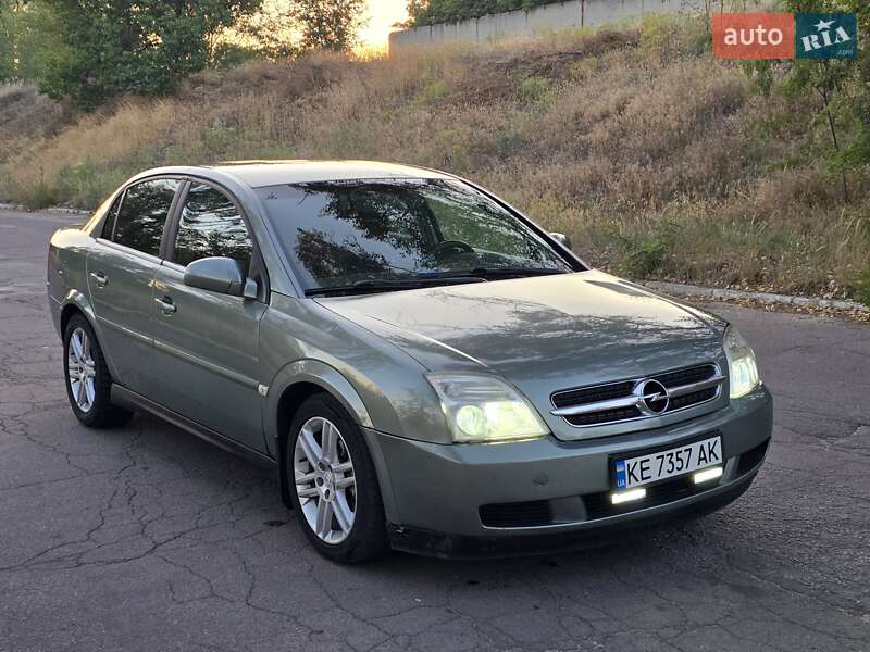 Седан Opel Vectra 2004 в Днепре