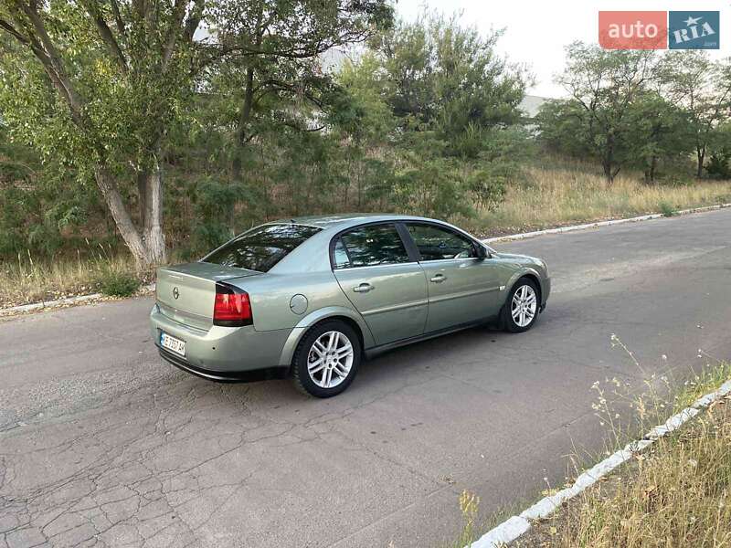 Седан Opel Vectra 2004 в Днепре