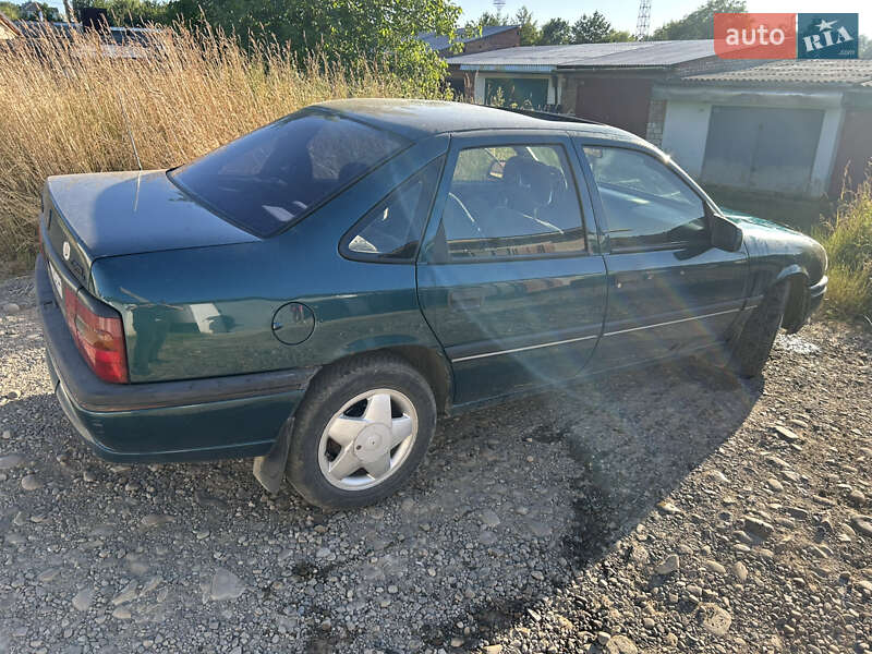 Седан Opel Vectra 1995 в Долине