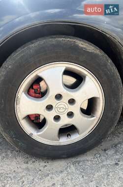 Седан Opel Vectra 2000 в 
