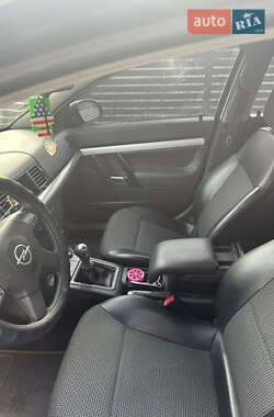 Седан Opel Vectra 2004 в 