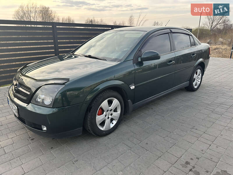 Седан Opel Vectra 2004 в Львове
