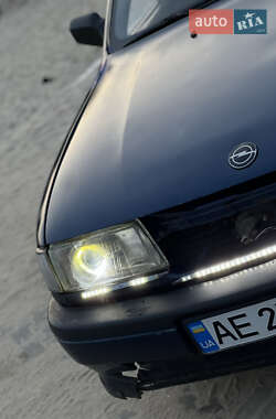 Седан Opel Vectra 1989 в 