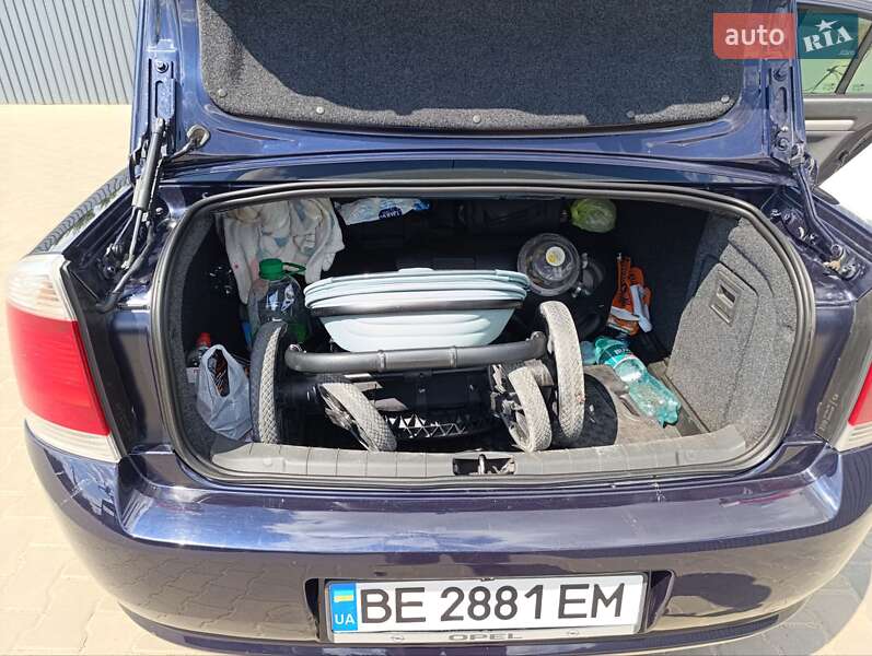 Седан Opel Vectra 2005 в Миколаєві