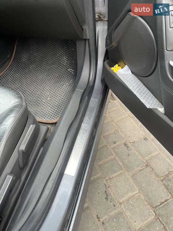 Седан Opel Vectra 2002 в Николаеве