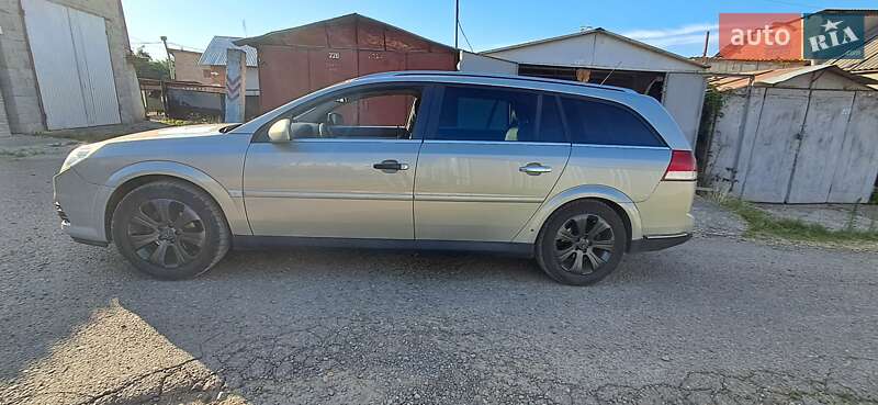 Универсал Opel Vectra 2008 в Черновцах