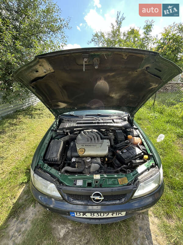 Седан Opel Vectra 1996 в Городке