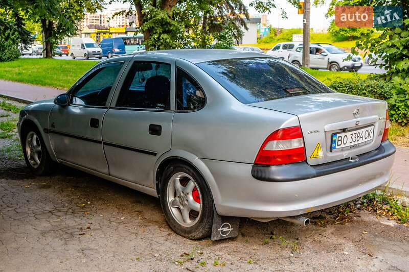 Седан Opel Vectra 1998 в Тернополе