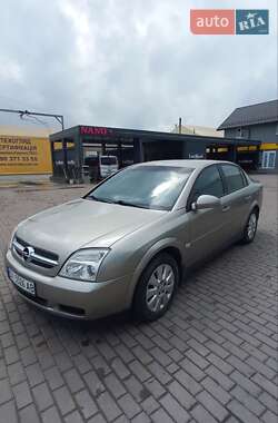 Седан Opel Vectra 2004 в Новояворовске