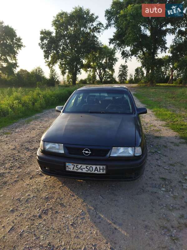 Седан Opel Vectra 1990 в Липовці