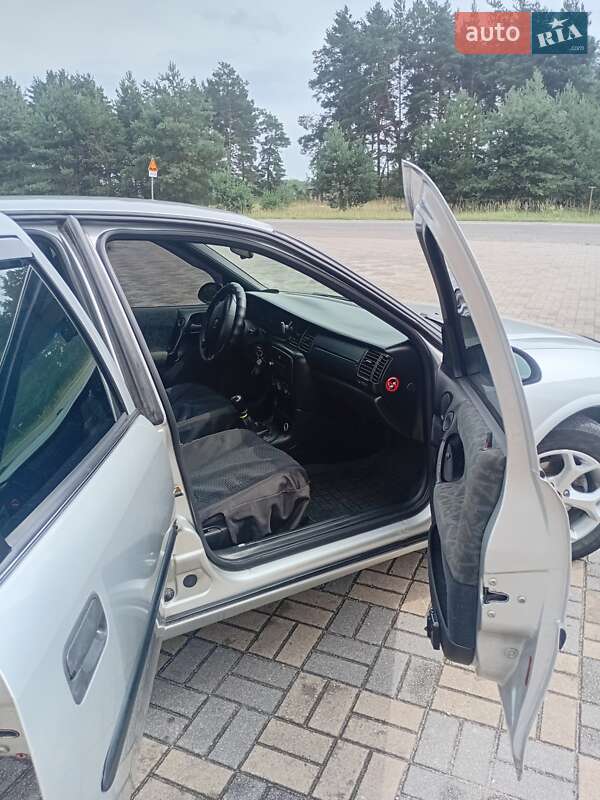 Седан Opel Vectra 1997 в Судовой Вишне