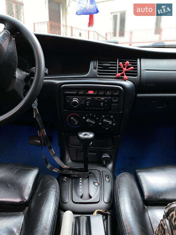 Универсал Opel Vectra 1998 в Сокале