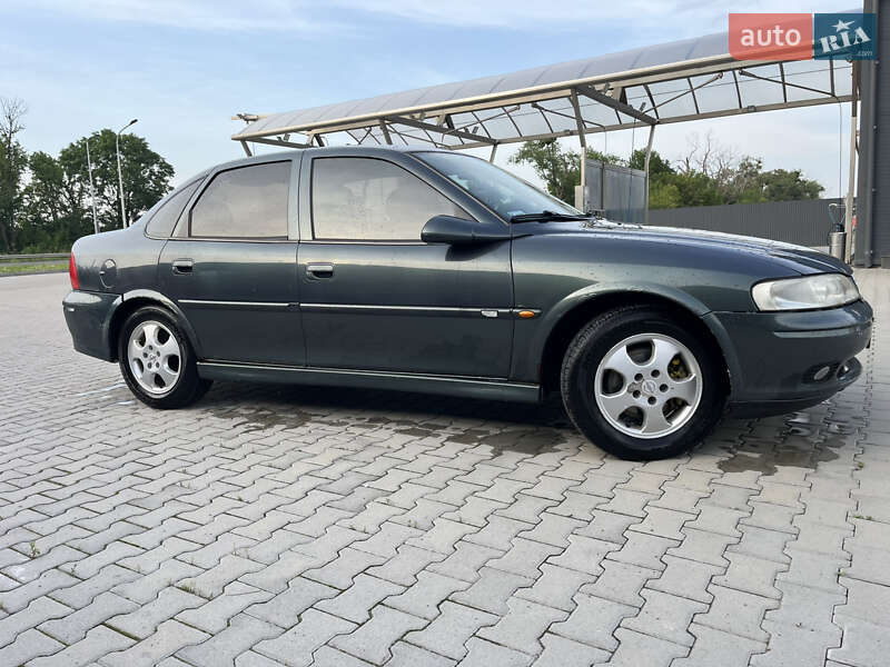 Седан Opel Vectra 2001 в Хмельницком