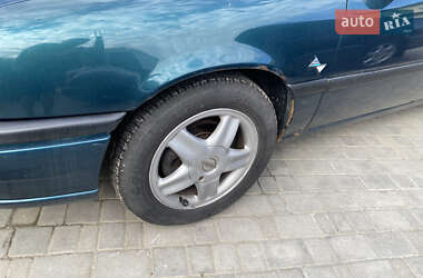 Седан Opel Vectra 1995 в 