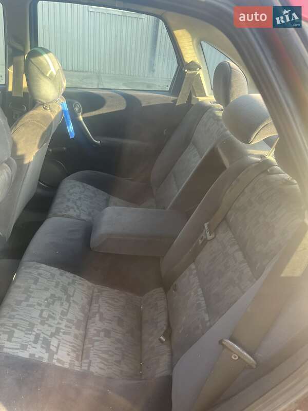 Седан Opel Vectra 1998 в Львові