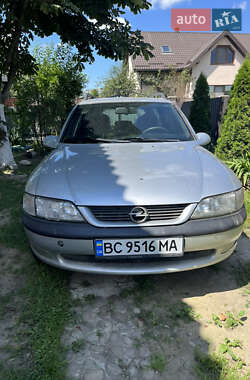 Універсал Opel Vectra 1998 в Івано-Франківську