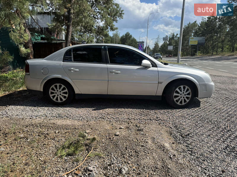 Седан Opel Vectra 2005 в Украинке